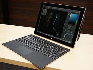 フリップ機構で液晶回転。新生VAIOの「VAIO Z」 - AV Watch
