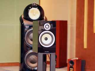 レビュー】“ぶっ飛んだ仕様”で作ったら人気機種に!? マランツ“小さな