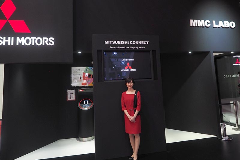 三菱自動車の「スマートフォン連携ディスプレイオーディオ」展示