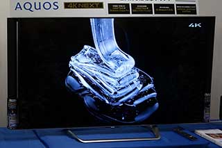 見て。触って。納得」の4Kを。シャープAQUOSの年末商戦 - AV Watch