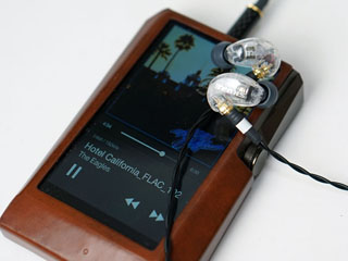 プレイバック2015】安くたって高音質、Shureの定番イヤフォン「SE215