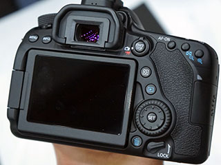 キヤノン、動画撮影時AF追従性を強化した「EOS 80D」 - AV Watch