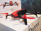 1080pカメラ搭載で25分間飛行する小型ドローン「Parrot Bebop 2」。約