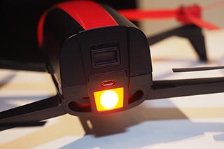 1080pカメラ搭載で25分間飛行する小型ドローン「Parrot Bebop 2