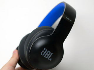 レビュー】ヘッドフォンも耳に合わせてカスタムする時代!? JBLの意欲作