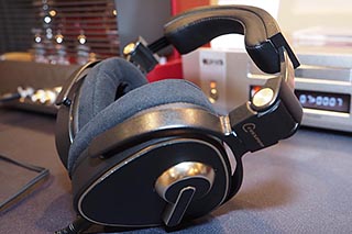 音が前から聴こえる”ヘッドフォンを体験。フォステクス新DACも登場