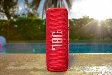 JBL、大容量バッテリと新ユニット搭載。9,880円のBTスピーカー「FLIP5