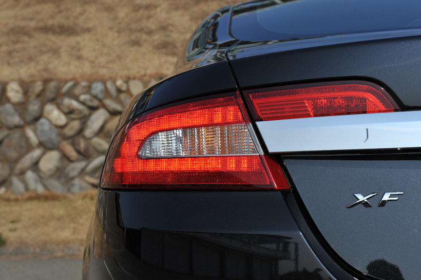 すっきりとした外見によくマッチするLEDタイプのテールライト