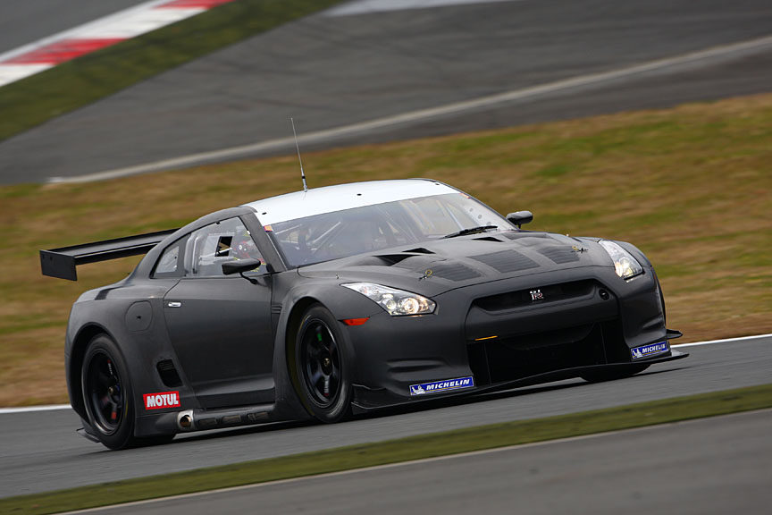 NISSAN GT-R FIA GT