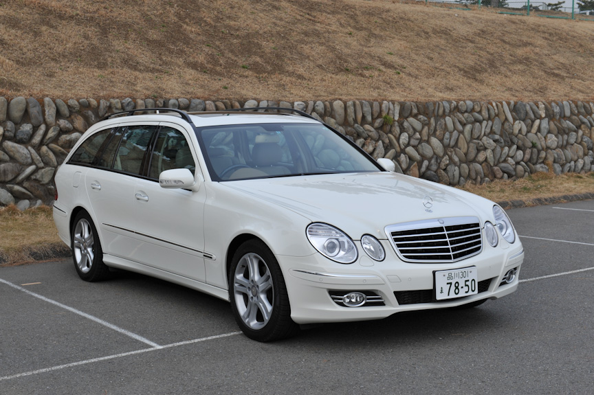 エンジンはディーゼルのV型6気筒 3.0リッターCDIエンジン。最高出力は155kW（211PS）/3400rpm、最大トルクは540Nm（55.1kgm）/1600～2400rpmを発生