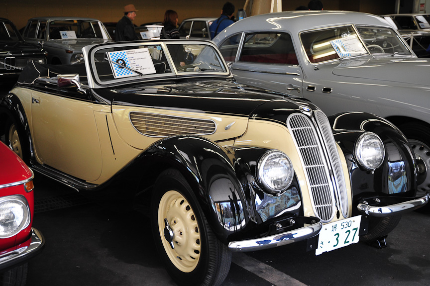 BMW 327/28 カブリオレ（1938年）<br>326をベースとしたカブリオレ