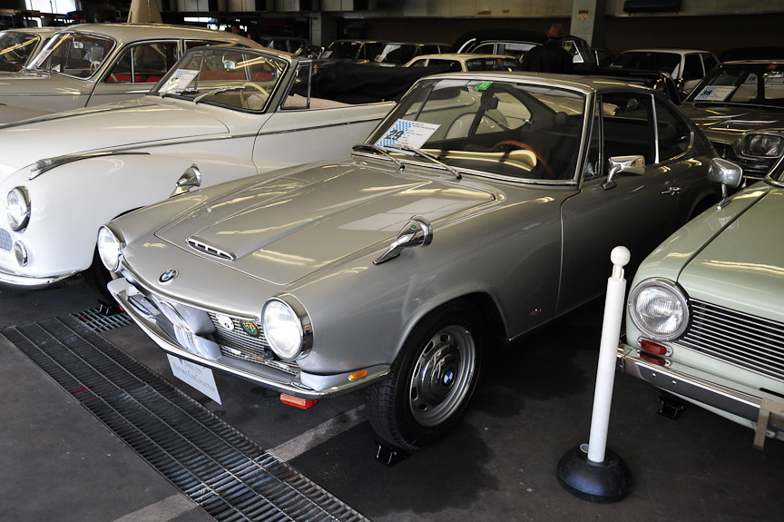 BMW 1600GT GLAS（1968年）<br>ノイエ・クラッセのヒットにより生産能力の増強を迫られたBMWは、自動車メーカーのHans Glas（ハンス・グラース）を買収。Glasの工場を使用するとともに、Glasの製品を改良して販売した