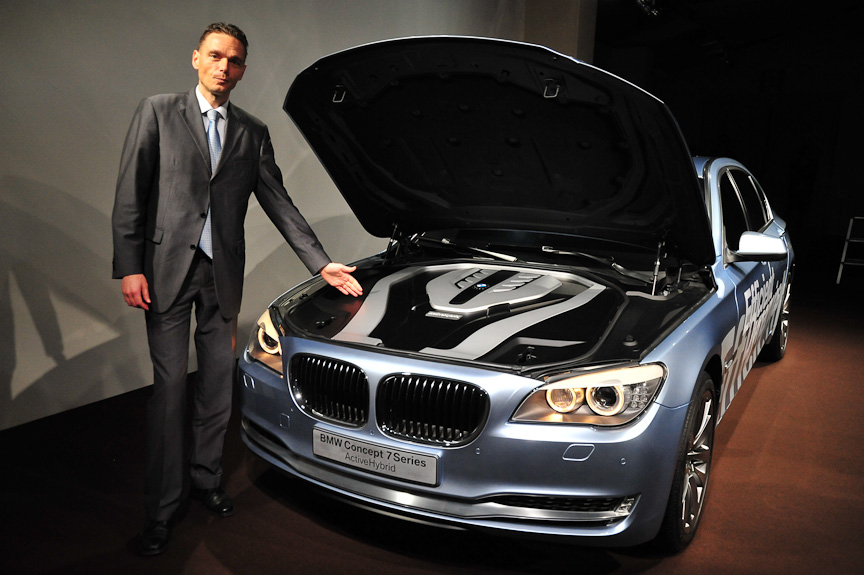 ActiveHybridのエンジンルーム