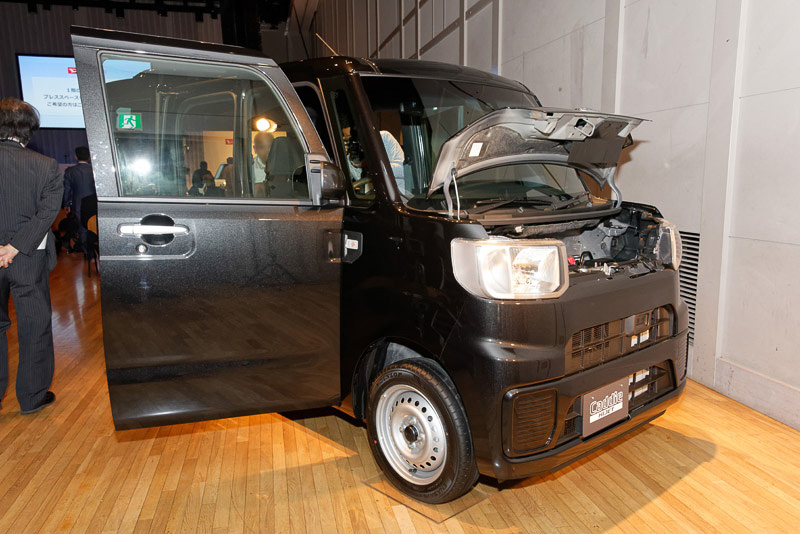 ドア、ボンネットオープン時の外観