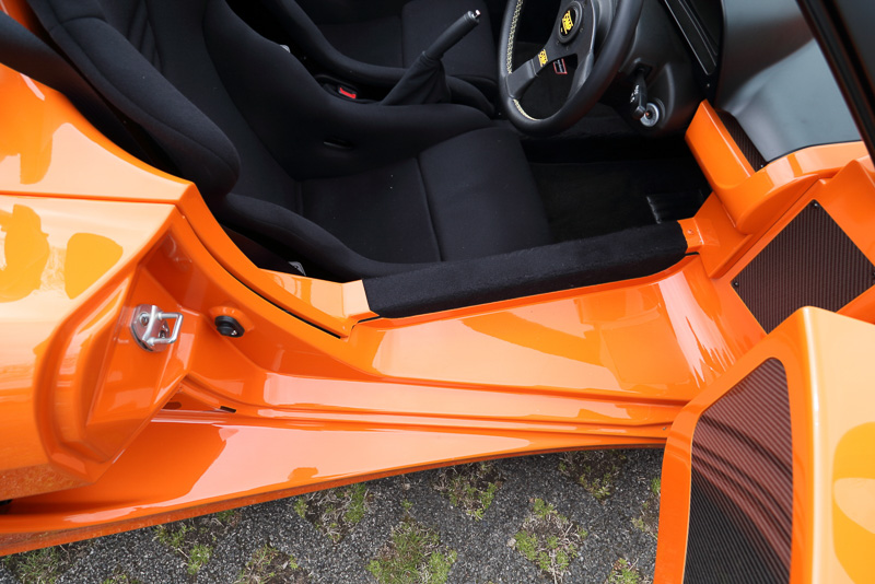 縦にも横にも大きいサイドシル