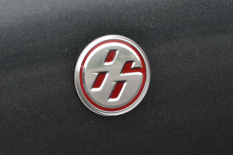 ボディ側面の“86エンブレム”も円形に変更