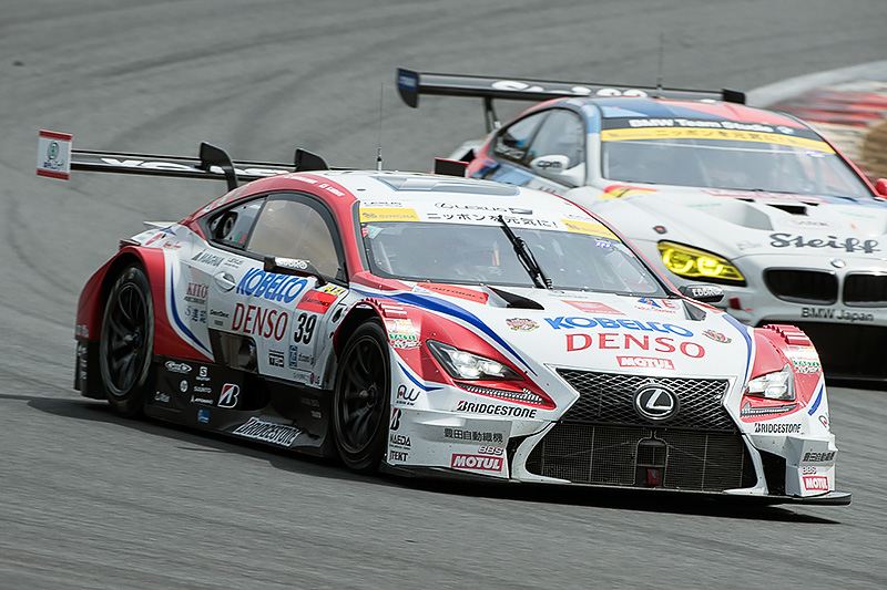 ブリヂストンタイヤを装着する39号車「DENSO KOBELCO SARD RC F」