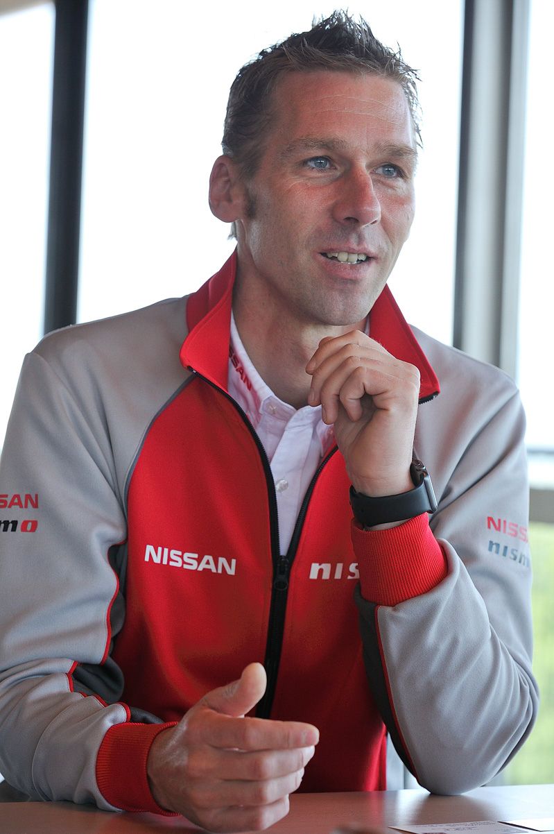 レーシングドライバーであり、NISMOアンバサダーも務めているミハエル・クルム氏