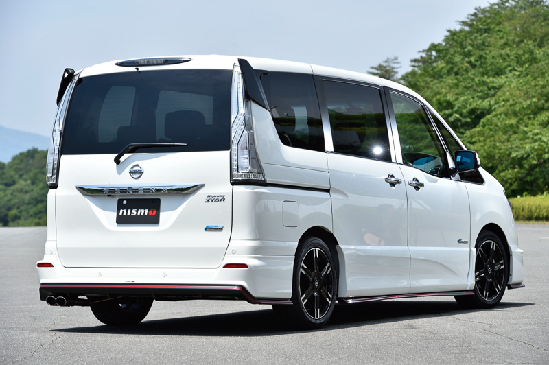 セレナ NISMO パフォーマンスパッケージ。エアロモード系を除くハイウェイスターをベースにしたパッケージオプションで、価格は63万4824円（取付費を含む）