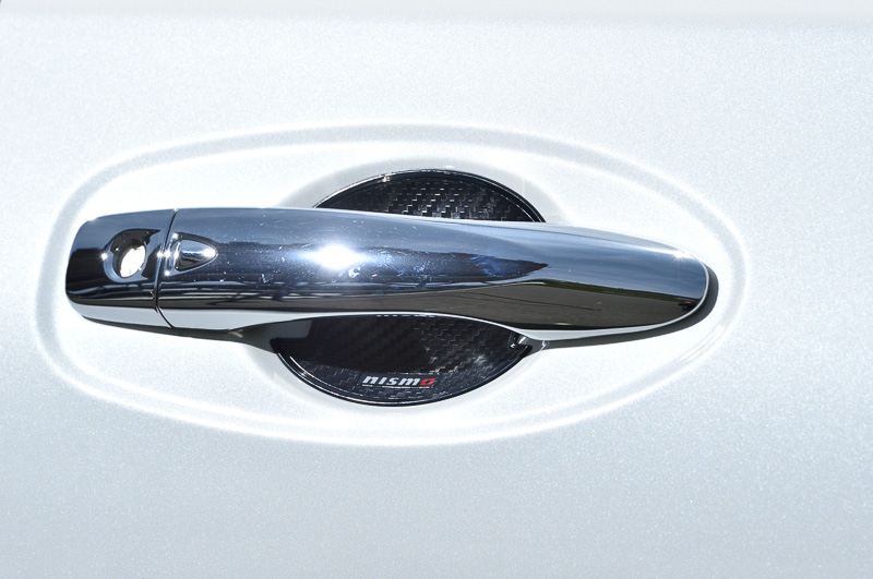 カーボン調のドアハンドルプロテクターは2800円