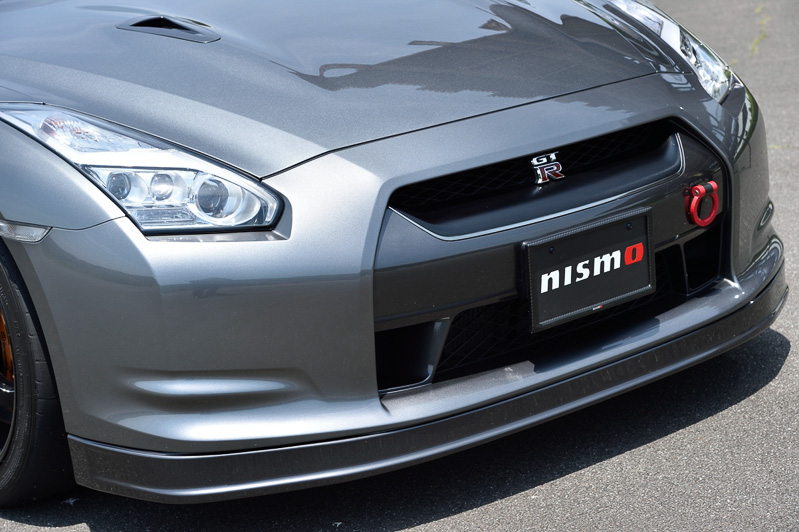 ヘッドライトは2013年モデルのLEDヘッドライトに変更