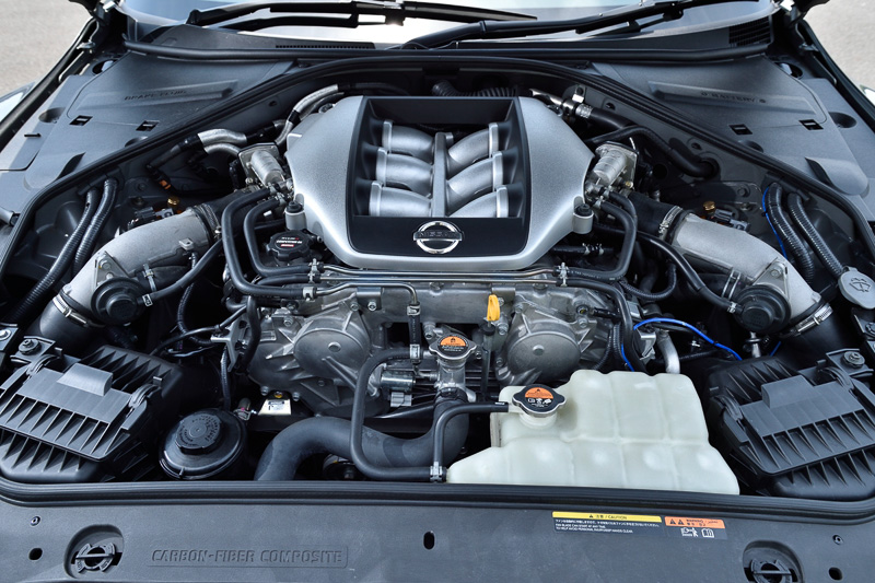 エンジンは2013年仕様の性能をターゲットに、スポーツキャタライザーやスポーツチタンマフラー、スポーツリセッティングされた専用ECM、専用TCMなどを採用。5500rpm付近でのレスポンス向上、6500rpm以上での回転の伸びを実現しているとのこと