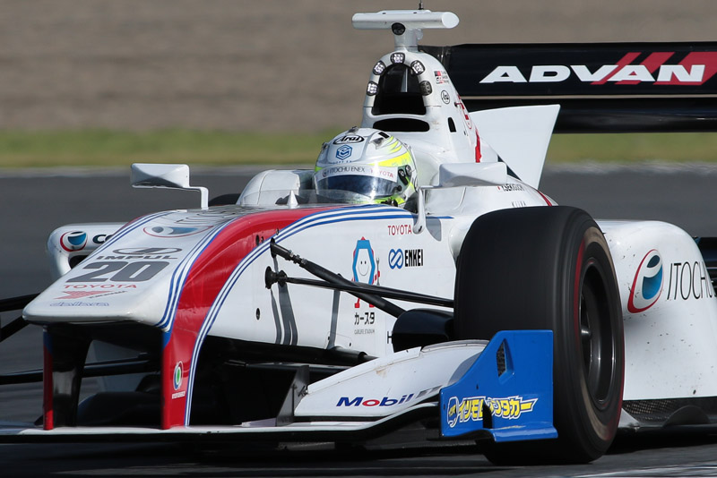 ポール・トゥ・ウインで勝利した関口選手