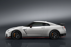 日産、1870万200円の「GT-R NISMO」2017年モデル - Car Watch
