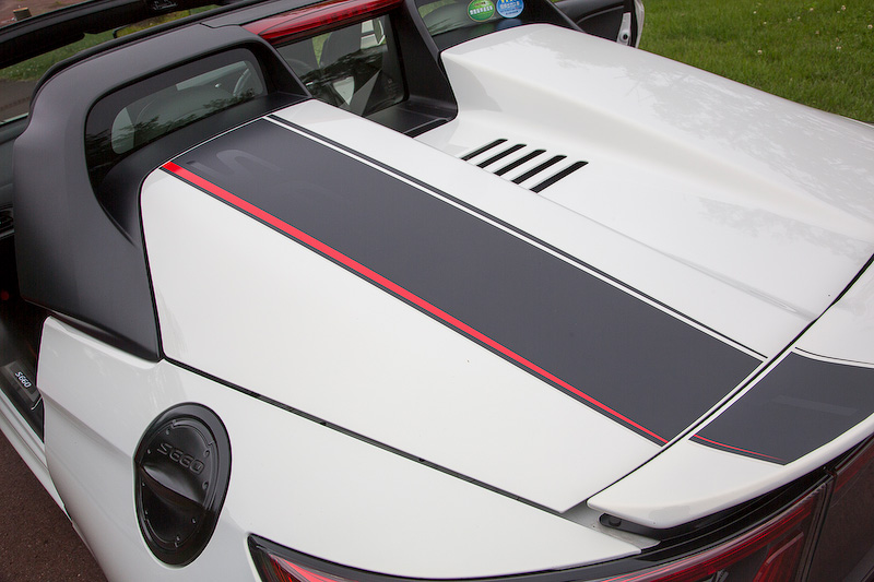 ボディストライプは1万6200円。このほかにチェッカー柄のデカールもある