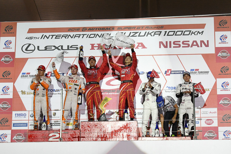 GT500クラスの表彰台セレモニー