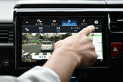 サイバーナビと連携し、先進運転支援を実現する「マルチドライブ