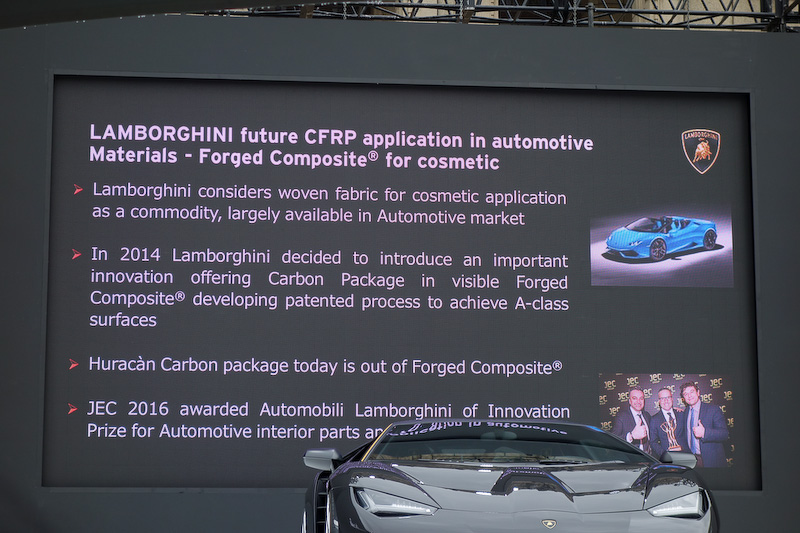 2014年に剥き出しのフォージド・コンポジットを使用した「カーボン・パッケージ」を導入