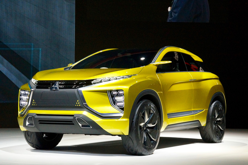 2015年の東京モーターショーで世界初公開したコンパクトSUV「MITSUBISHI eX Concept」