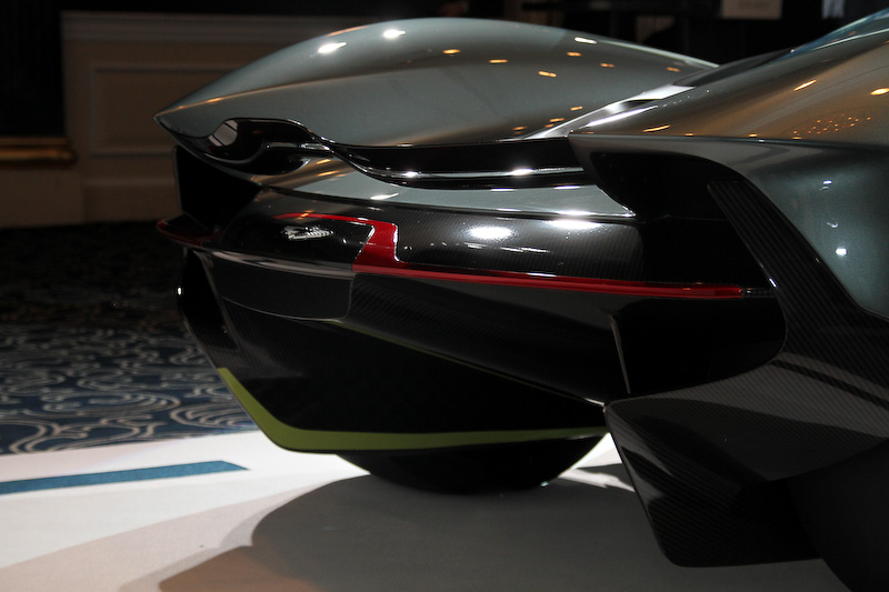 空力を徹底的に追求したエクステリア。タイヤ銘柄もまだ決定していないようだ