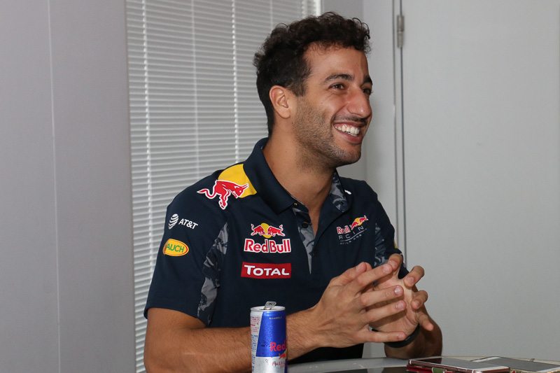 以前に銀座の寿司店「すきやばし次郎」に行きたいと語っていたことについて問われ、「予約しようと思ったけど今回は予約でいっぱいだった。だから、ここで予約をして来年にまた戻ってこようと思っている」とリカルド選手は答えた