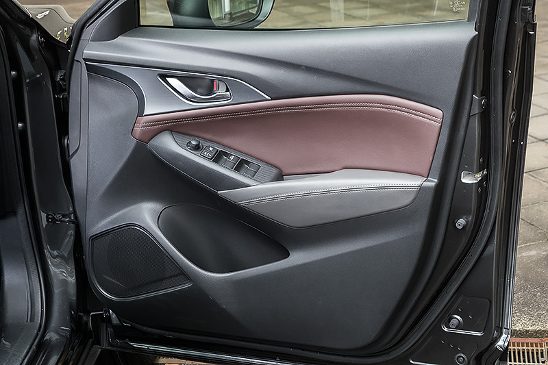 運転席ドアトリム