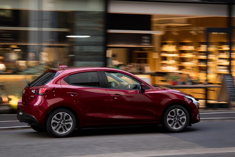 ディーゼルエンジンのノック音を低減する「ナチュラル・サウンド・周波数コントロール」を新採用