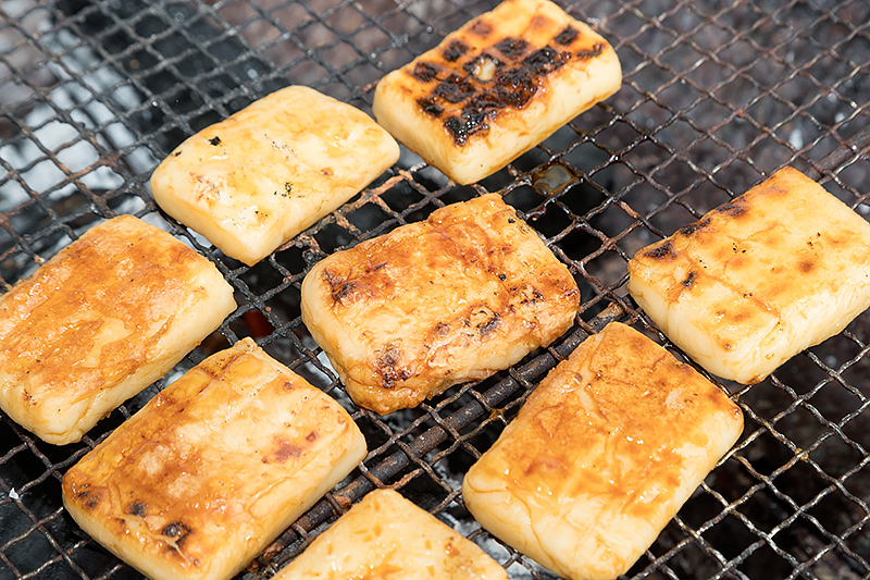 なぜ小山町で磯辺もちかというと、小山町特産品の1つがもち米だから