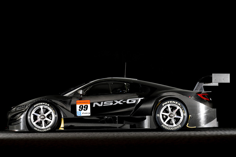 これまでの「NSX CONCEPT-GT」から「NSX-GT」に名称も変更された