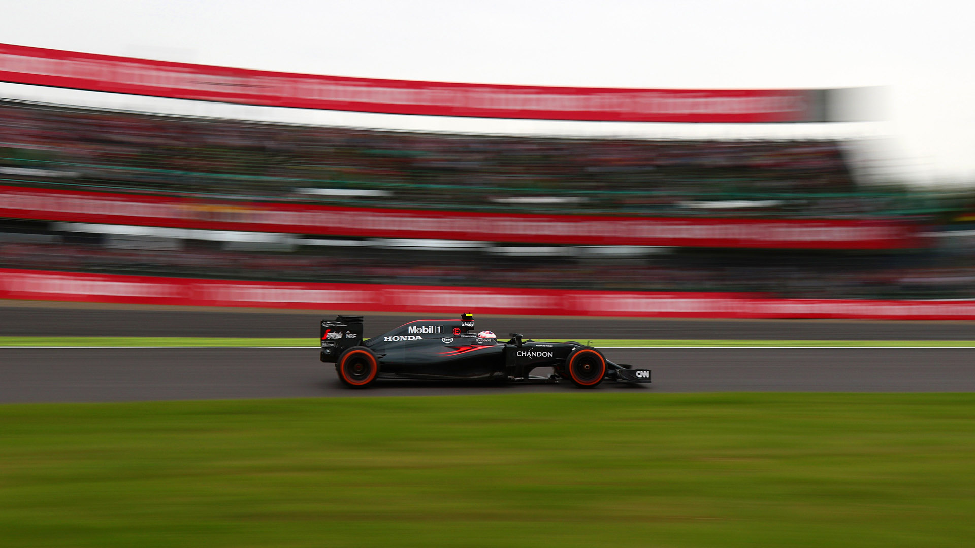 Eスタンドをバックにシャッター速度1/30秒で撮影。フォトギャラリーに入れ忘れたのでフルHDで掲載しよう