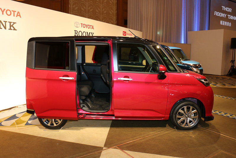 5ナンバーサイズのボディに両側スライドドアを持っていることが大きな特徴