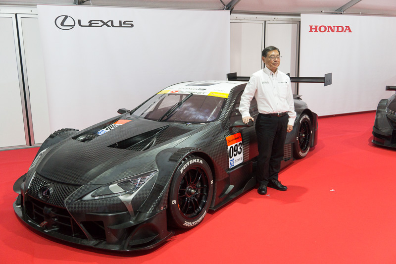 LEXUS LC500と高橋氏