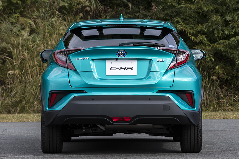 撮影車両のボディカラーは新規開発のラディアントグリーンメタリック。グレードはG