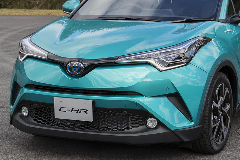 撮影車両のボディカラーは新規開発のラディアントグリーンメタリック。グレードはG