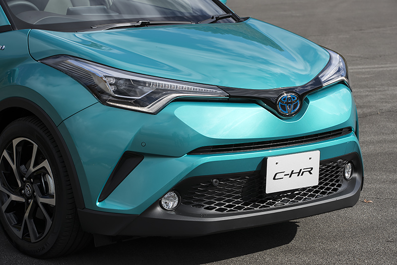 撮影車両のボディカラーは新規開発のラディアントグリーンメタリック。グレードはG