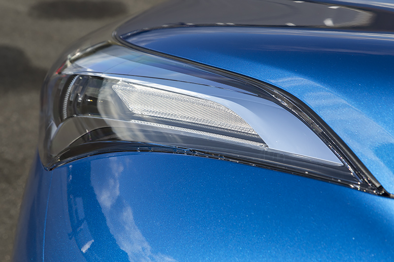 プロジェクター式ハロゲンヘッドライト