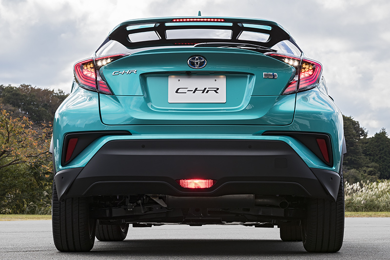 フロントフォグとリアフォグも用意。ただし、現状ではオプションなのかグレード別装備なのかは不明