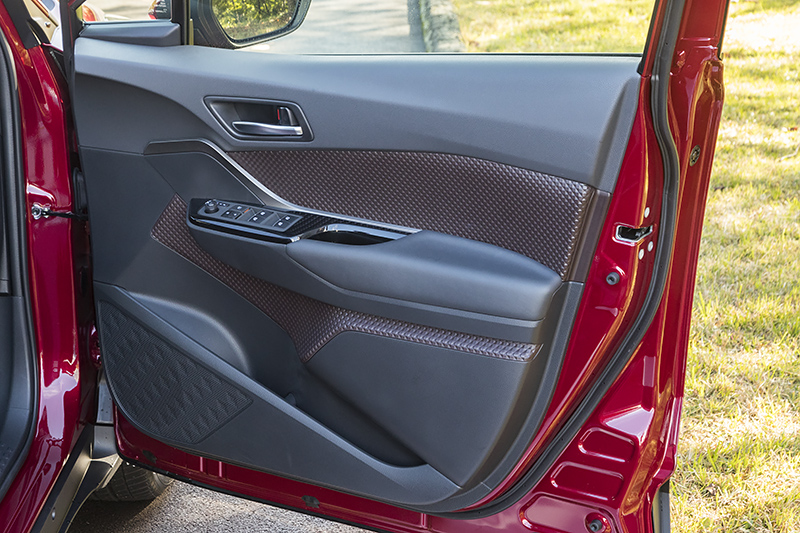 運転席ドアトリム