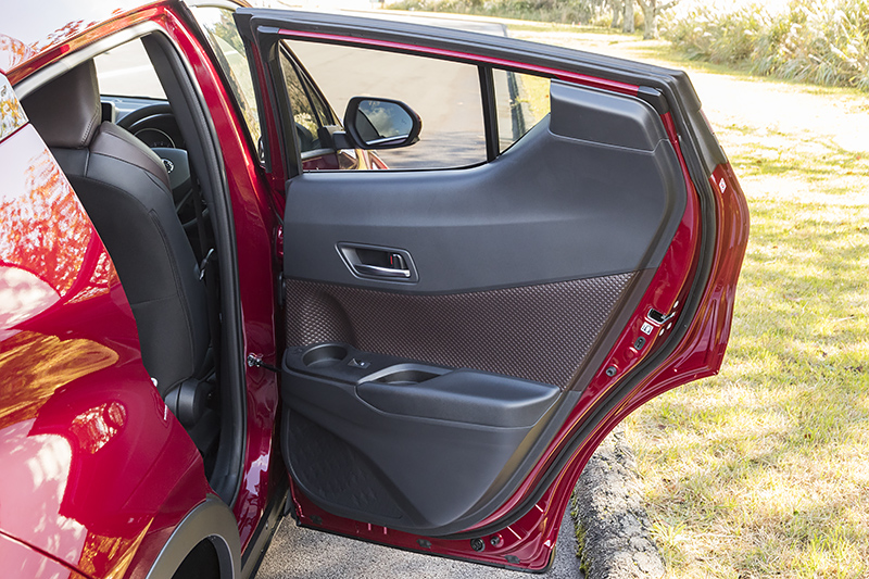 リアドアトリム