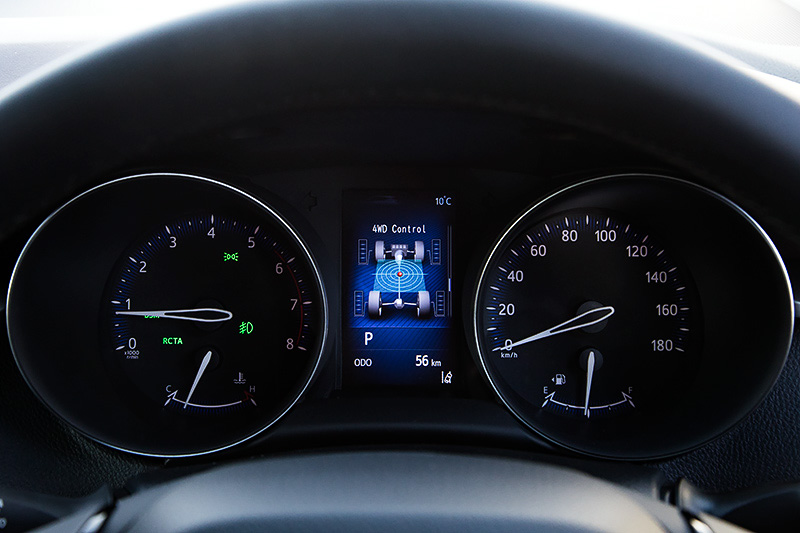 リスコスブラウンカラーの1.2リッターターボ（G-T）のインテリア。シートは本革に上級ファブリックを組み合わせたコンビネーション